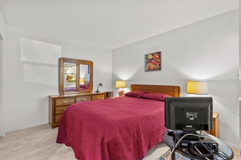 Condo in Tarpon Springs, Florida, 2 bedrooms  № 1733303 - photo 18