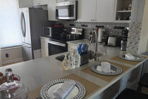 Condominio en alquiler en Saint Petersburg, Florida, 2 dormitorios, 82.68 m2 № 1723136 - foto 3
