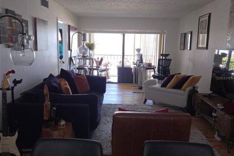 Condominio en alquiler en Saint Petersburg, Florida, 2 dormitorios, 82.68 m2 № 1723136 - foto 9