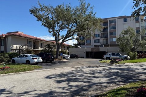 Condominio en alquiler en Saint Petersburg, Florida, 2 dormitorios, 82.68 m2 № 1723136 - foto 2