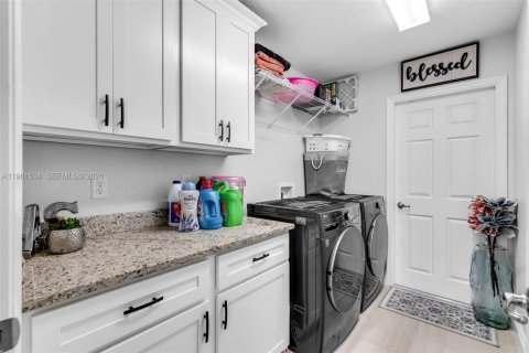 Villa ou maison à vendre à Ocala, Floride: 3 chambres, 159.23 m2 № 2049185 - photo 15