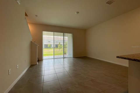 Townhouse in Wesley Chapel, Florida 3 bedrooms, 155.43 sq.m. № 2198839 - photo 6