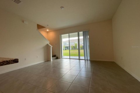 Townhouse in Wesley Chapel, Florida 3 bedrooms, 155.43 sq.m. № 2198839 - photo 3