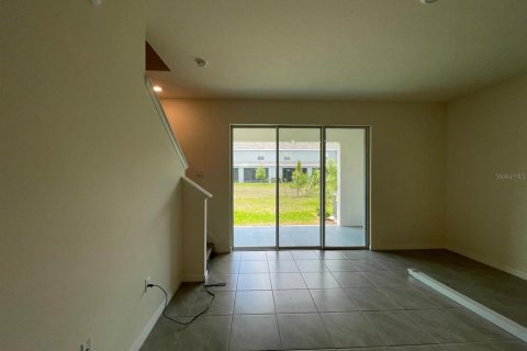 Townhouse in Wesley Chapel, Florida 3 bedrooms, 155.43 sq.m. № 2198839 - photo 5