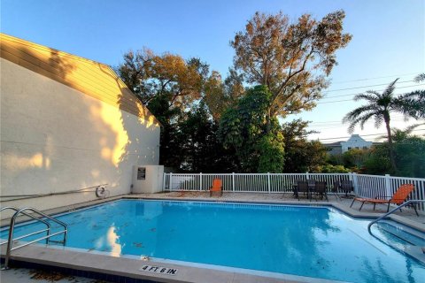 Condo in Tampa, Florida, 2 bedrooms  № 2228132 - photo 18