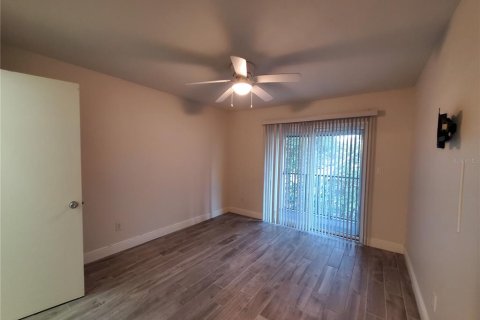 Condo in Tampa, Florida, 2 bedrooms  № 2228132 - photo 9