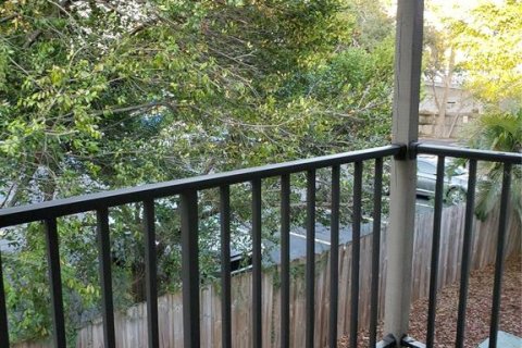 Condo in Tampa, Florida, 2 bedrooms  № 2228132 - photo 10
