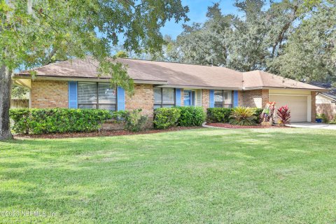 House in Jacksonville, Florida 4 bedrooms, 174.56 sq.m. № 824668 - photo 1