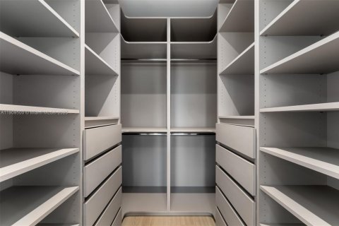 Casa en venta en Miami, Florida, 3 dormitorios, 189.33 m2 № 1966114 - foto 14