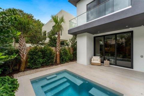 Casa en venta en Miami, Florida, 3 dormitorios, 189.33 m2 № 1966114 - foto 22