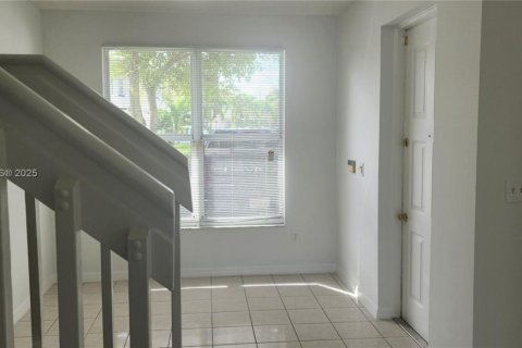 Townhouse in Miami, Florida 3 bedrooms, 117.06 sq.m. № 1923218 - photo 7