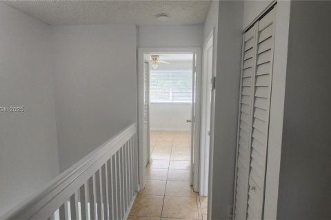 Townhouse in Miami, Florida 3 bedrooms, 117.06 sq.m. № 1923218 - photo 25