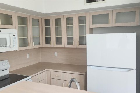 Townhouse in Miami, Florida 3 bedrooms, 117.06 sq.m. № 1923218 - photo 15