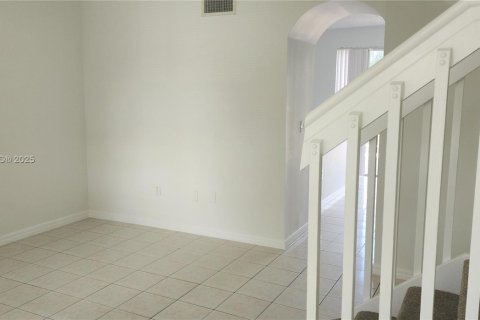 Townhouse in Miami, Florida 3 bedrooms, 117.06 sq.m. № 1923218 - photo 3