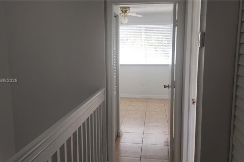 Townhouse in Miami, Florida 3 bedrooms, 117.06 sq.m. № 1923218 - photo 24