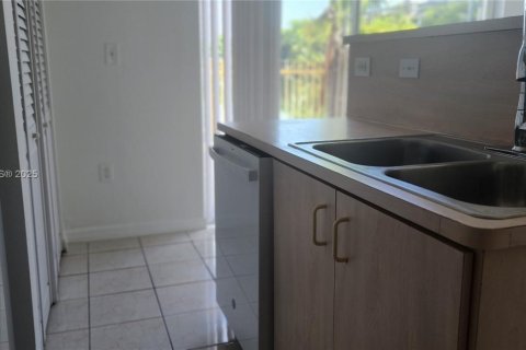 Townhouse in Miami, Florida 3 bedrooms, 117.06 sq.m. № 1923218 - photo 14