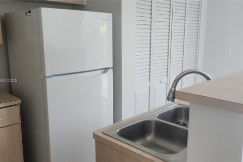 Townhouse in Miami, Florida 3 bedrooms, 117.06 sq.m. № 1923218 - photo 18