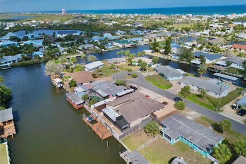 House in Flagler Beach, Florida 3 bedrooms, 239.69 sq.m. № 1537653 - photo 8