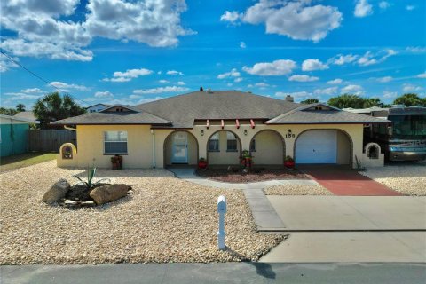 House in Flagler Beach, Florida 3 bedrooms, 239.69 sq.m. № 1537653 - photo 3