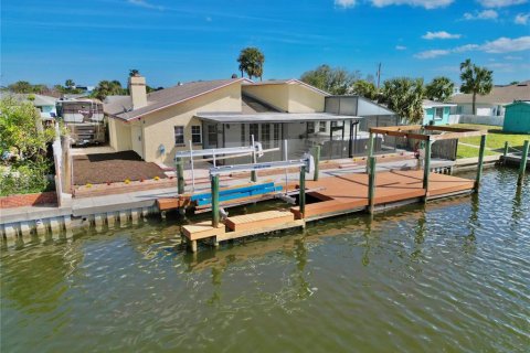 House in Flagler Beach, Florida 3 bedrooms, 239.69 sq.m. № 1537653 - photo 9