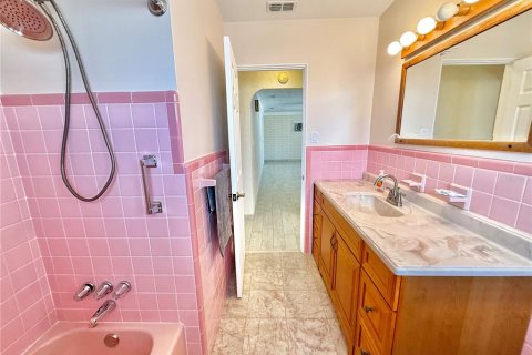 House in Flagler Beach, Florida 3 bedrooms, 239.69 sq.m. № 1537653 - photo 21