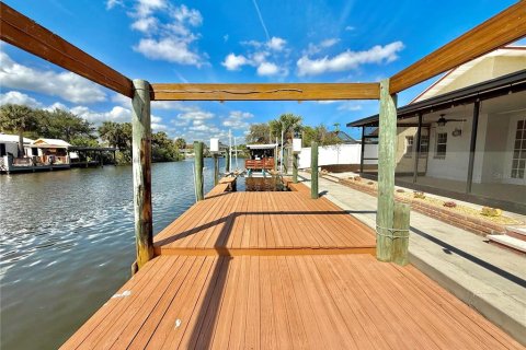 House in Flagler Beach, Florida 3 bedrooms, 239.69 sq.m. № 1537653 - photo 29