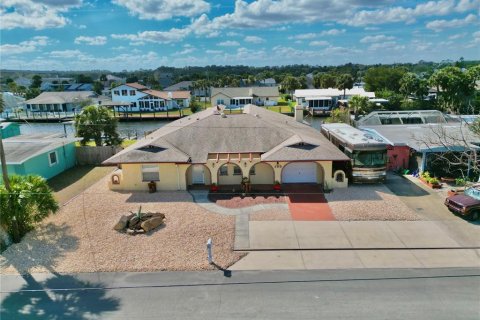 House in Flagler Beach, Florida 3 bedrooms, 239.69 sq.m. № 1537653 - photo 2
