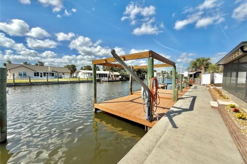 House in Flagler Beach, Florida 3 bedrooms, 239.69 sq.m. № 1537653 - photo 28