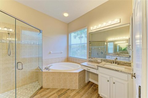 House in Bradenton, Florida 3 bedrooms, 200.85 sq.m. № 1781159 - photo 29