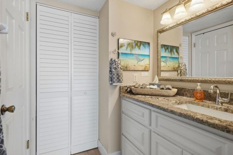 Condo in Hudson, Florida, 2 bedrooms  № 2406778 - photo 19