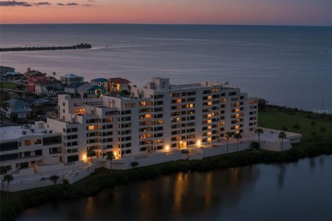 Condo in Hudson, Florida, 2 bedrooms  № 2406778