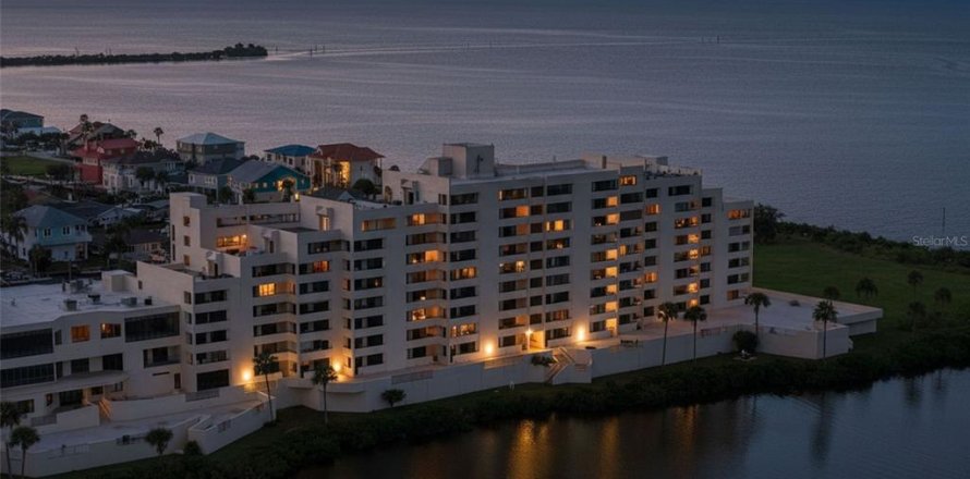 Condo in Hudson, Florida, 2 bedrooms  № 2406778