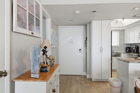 Condo in Hudson, Florida, 2 bedrooms  № 2406778 - photo 4