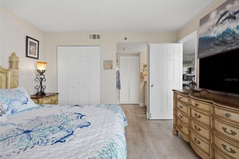 Condo in Hudson, Florida, 2 bedrooms  № 2406778 - photo 18