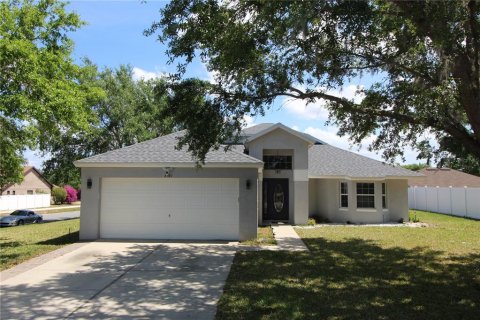Villa ou maison à vendre à Tavares, Floride: 3 chambres, 140.47 m2 № 1717609 - photo 1
