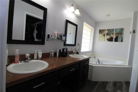 Villa ou maison à vendre à Tavares, Floride: 3 chambres, 140.47 m2 № 1717609 - photo 21