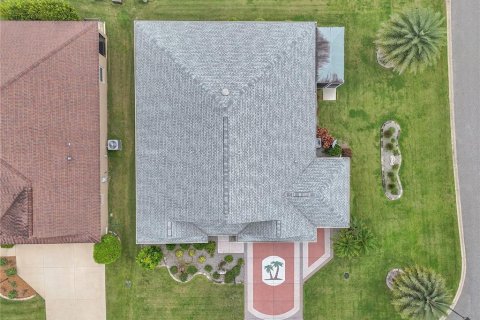 House in The Villages, Florida 3 bedrooms, 191.01 sq.m. № 1911015 - photo 2