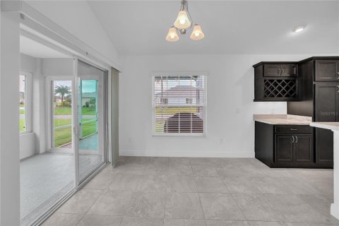 House in The Villages, Florida 3 bedrooms, 191.01 sq.m. № 1911015 - photo 19