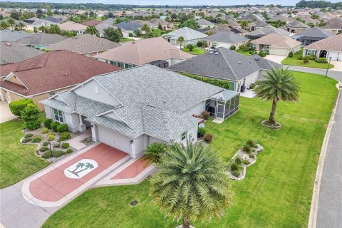 House in The Villages, Florida 3 bedrooms, 191.01 sq.m. № 1911015 - photo 3
