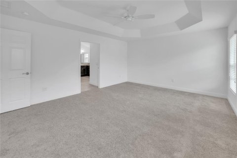 House in The Villages, Florida 3 bedrooms, 191.01 sq.m. № 1911015 - photo 23