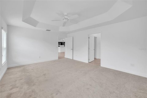 House in The Villages, Florida 3 bedrooms, 191.01 sq.m. № 1911015 - photo 24