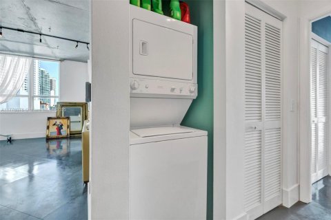 Condominio en venta en Miami, Florida, 1 dormitorio, 91.51 m2 № 1612006 - foto 8