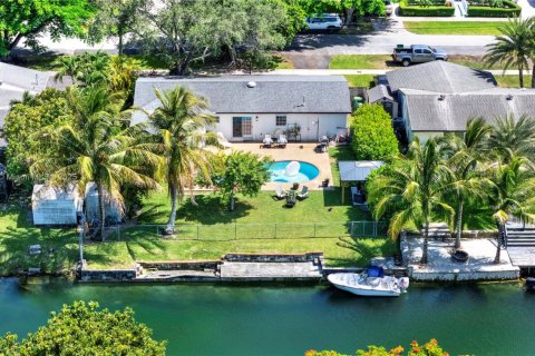 House in Cutler Bay, Florida 3 bedrooms, 125.88 sq.m. № 1850322 - photo 26
