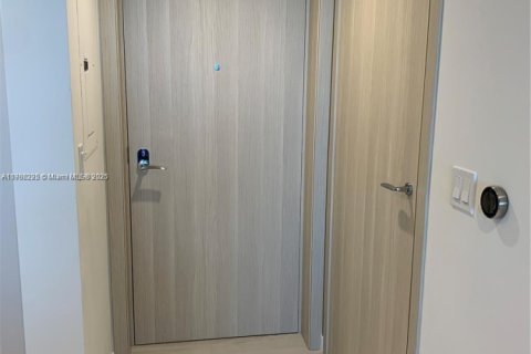 Condominio en venta en Miami, Florida, 1 dormitorio, 61.78 m2 № 1867523 - foto 21
