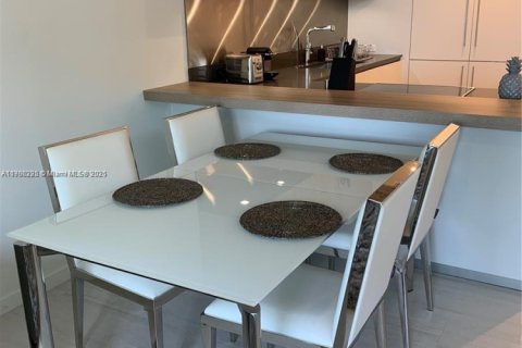 Condominio en venta en Miami, Florida, 1 dormitorio, 61.78 m2 № 1867523 - foto 10