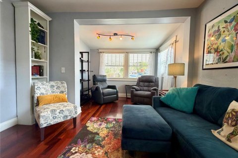 Casa en venta en Tampa, Florida, 4 dormitorios, 163.32 m2 № 2239860 - foto 16