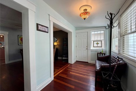 Casa en venta en Tampa, Florida, 4 dormitorios, 163.32 m2 № 2239860 - foto 8