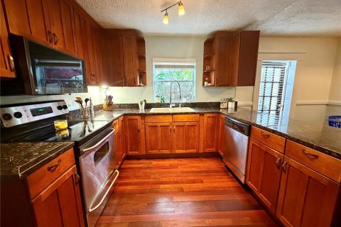 Casa en venta en Tampa, Florida, 4 dormitorios, 163.32 m2 № 2239860 - foto 18