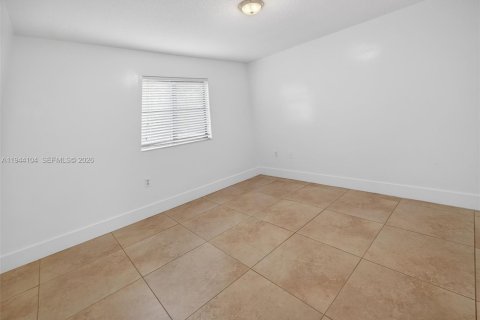 Condo in Cutler Bay, Florida, 2 bedrooms  № 2000884 - photo 21