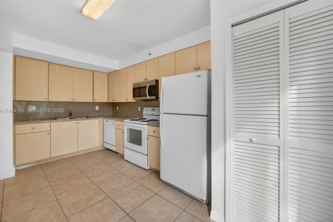Condo in Cutler Bay, Florida, 2 bedrooms  № 2000884 - photo 12